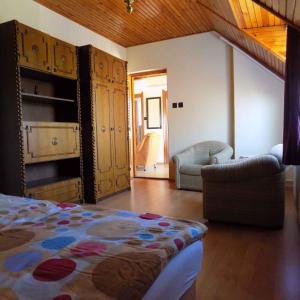 Ένα ή περισσότερα κρεβάτια σε δωμάτιο στο Three-Bedroom Apartment in Gyenesdias I