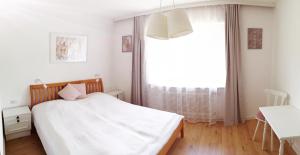Postel nebo postele na pokoji v ubytování Hillside Rooms