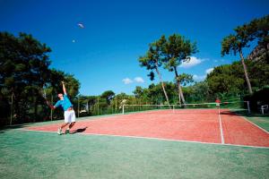 Tênis e/ou squash em Liberty Lykia ou nos arredores