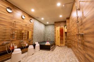 Hotel Kuretakeso Thailand Sriracha - SHA Extra Plus的一间浴室