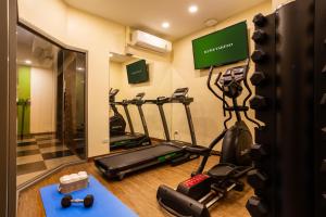Hotel Kuretakeso Thailand Sriracha - SHA Extra Plus的健身中心和/或健身设施