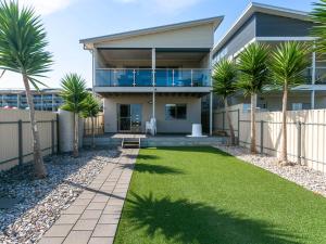 Gallery image of 52 Turnberry Drive in Normanville