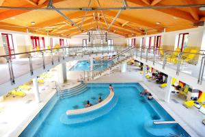 Bazén v ubytování Hunguest Hotel Flóra nebo v jeho okolí