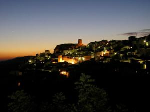 Imagen de la galería de Casa rural en pueblo blanco, en Almogía