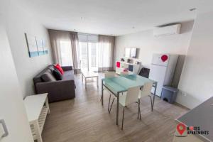 Kuchyň nebo kuchyňský kout v ubytování Roses Apartments 1 - vista mar lateral - 1habitacion