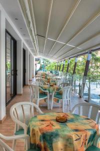 Foto da galeria de Hotel Spiaggia em Gatteo a Mare