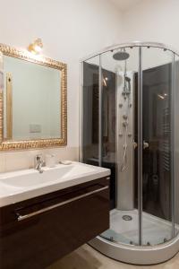 A bathroom at DOMO ALLE