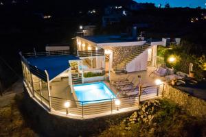 Bazén v ubytovaní Serenity Villa alebo v jeho blízkosti