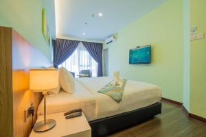 TV a/nebo společenská místnost v ubytování FLYPOD Hotel
