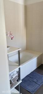 Postel nebo postele na pokoji v ubytování Monteurwohnung 1 Bitterfeld