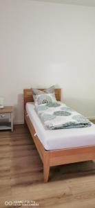 Postel nebo postele na pokoji v ubytování Monteurwohnung 1 Bitterfeld