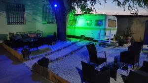 Večerní zábavní program pro hosty v ubytování Albergue Multiaventura Active Andalucia