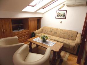 Galeriebild der Unterkunft Apartment in Malinska with Seaview, Terrace, Air condition, WIFI (4690-3) in Malinska