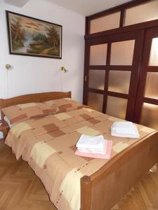Galeriebild der Unterkunft Apartment in Malinska with Seaview, Terrace, Air condition, WIFI (4690-3) in Malinska + 26 Fotos