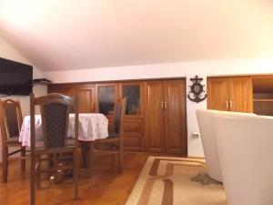 Galeriebild der Unterkunft Apartment in Malinska with Seaview, Terrace, Air condition, WIFI (4690-3) in Malinska