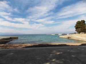 Galeriebild der Unterkunft Apartment in Malinska with Seaview, Terrace, Air condition, WIFI (4690-3) in Malinska