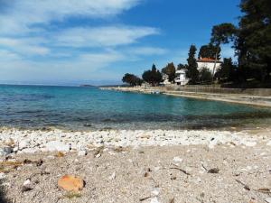Galeriebild der Unterkunft Apartment in Malinska with Seaview, Terrace, Air condition, WIFI (4690-3) in Malinska