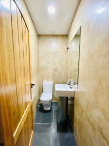 A bathroom at COMPLEJO RURAL TORRES Y NAVAS