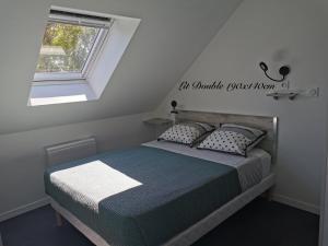 Cama o camas de una habitación en Magnifique appartement près de la mer et du Mt St Michel en Bretagne