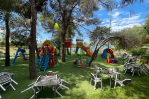 Golden Seaview Apartment - Imazhi 10