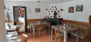 Restaurace v ubytování Alpenappartements Schwalbennestl