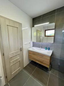 A bathroom at Apartment Ďumbier