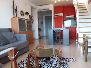 A kitchen or kitchenette at GMID IMMO A187 Apartamento Port Canigo