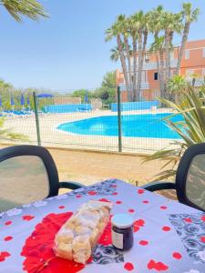 Bassein majutusasutuses Tramonti Residence või selle lähedal