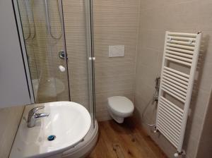 Kúpeľňa v ubytovaní Monopoli guest house BA07203091000019440