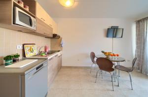 Kuchyň nebo kuchyňský kout v ubytování Apartments Ivica Krk Island