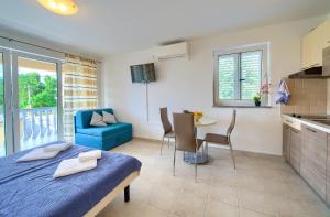 Kuchyň nebo kuchyňský kout v ubytování Apartments Ivica Krk Island