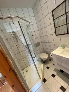 Bilik mandi di Gutshaus Pinnow +35 gambar