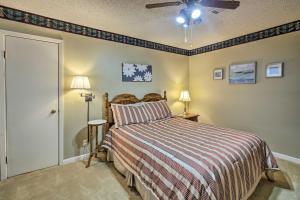 Gallery image of Cozy Retreat with Deck 3 Mi to DeSoto Golf Course! in Hot Springs Village