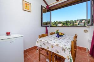 Fotografia z galérie ubytovania Apartment in Cavtat with sea view, balcony, air conditioning, WiFi (3686-3) v destinácii Cavtat