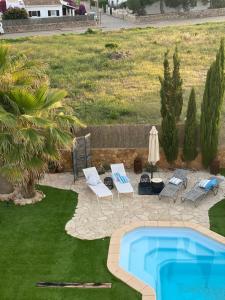 Bazén v ubytování Villa 15 - Beachhouse Luxury Villa - 300m Beach - WIFI - Klima nebo v jeho okolí