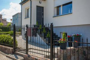 Vonkajšia záhrada v ubytovaní Noclegi Miodowa Near By The Beach Gdynia – Orłowo