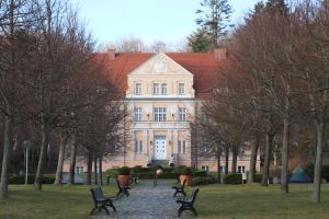 Photo de la galerie de l'établissement Ferienwohnung Boddenkieker bis 4 Personen, Sagard-Neddesitz, 70m2, à Sagard