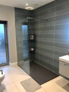 A bathroom at Sea Vista - Rathmullan