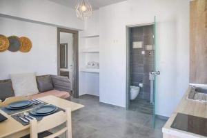Ένα μπάνιο στο Joanna Apartments +43 φωτογραφίες