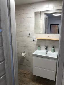 Kúpeľňa v ubytovaní Apartamenty Chris