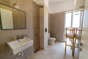 Koupelna v ubytování Hotel NEBO + 37 fotografií
