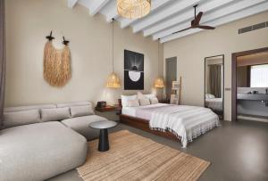 Postel nebo postele na pokoji v ubytování Kaipo Alaçatı Adult Only + 94 fotografií