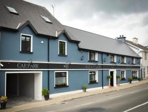 Gallery image of The Leitrim Inn and Blueway Lodge in Leitrim