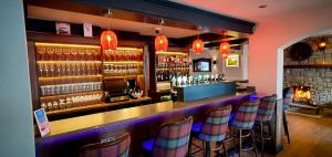 Sohvabaar või baar majutusasutuses The Leitrim Inn and Blueway Lodge