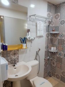 A bathroom at 光鹿旅人短期月租出租