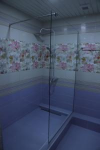 A bathroom at Lime Hotel & Restaurant Complex