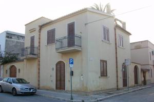 The building in which the holiday home is located