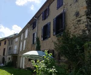 Photo de la galerie de l'établissement Montségur ARIEGE grande maison éco-rénovée, à Montségur