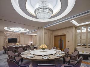 TV a/nebo společenská místnost v ubytování Langham Place Changsha