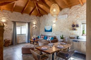 Posezení v ubytování Tierra Olivo Villas